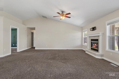 Beautiful 3-bedroom, 2-bath home featuring an open and inviting - photo 17
