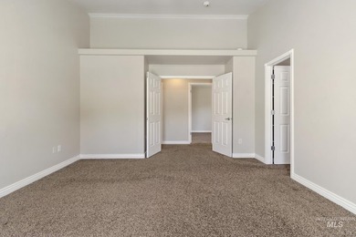 Beautiful 3-bedroom, 2-bath home featuring an open and inviting - photo 22
