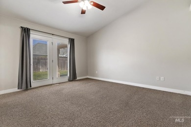 Beautiful 3-bedroom, 2-bath home featuring an open and inviting - photo 23