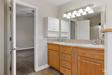 Beautiful 3-bedroom, 2-bath home featuring an open and inviting - photo 27