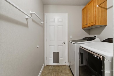 Beautiful 3-bedroom, 2-bath home featuring an open and inviting - photo 33