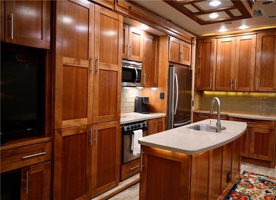 WOW! Price reduction on this 2016- 40 ft. luxury Vanleigh fifth - photo 3