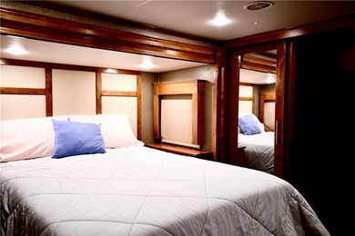 WOW! Price reduction on this 2016- 40 ft. luxury Vanleigh fifth - photo 10
