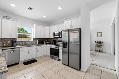 Wow!! Welcome to this spacious 4 Bedroom + Den 2.5 Bath Pool - photo 16