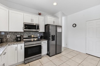 Wow!! Welcome to this spacious 4 Bedroom + Den 2.5 Bath Pool - photo 18