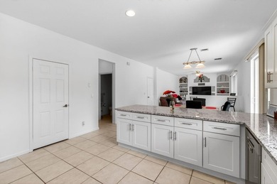 Wow!! Welcome to this spacious 4 Bedroom + Den 2.5 Bath Pool - photo 19