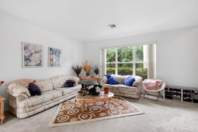 Wow!! Welcome to this spacious 4 Bedroom + Den 2.5 Bath Pool - photo 22