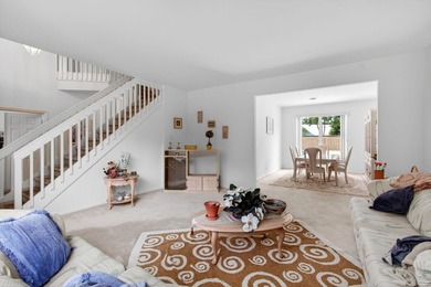 Wow!! Welcome to this spacious 4 Bedroom + Den 2.5 Bath Pool - photo 23
