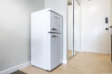 In a building where studios trade on view and floor, unit 1514 - photo 24