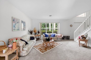 Wow!! Welcome to this spacious 4 Bedroom + Den 2.5 Bath Pool - photo 25