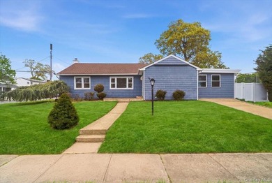 Beautifully renovated and move-in ready corner property located - photo 2