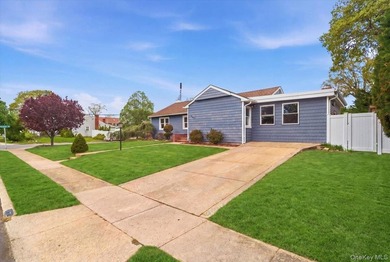 Beautifully renovated and move-in ready corner property located - photo 4