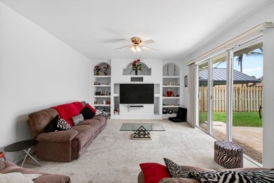 Wow!! Welcome to this spacious 4 Bedroom + Den 2.5 Bath Pool - photo 39