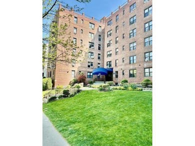 Introducing a beautiful studio unit in the heart of Bay Ridge!