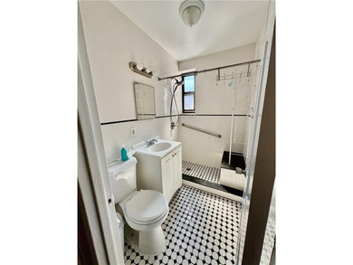 Introducing a beautiful studio unit in the heart of Bay Ridge!