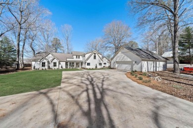 Lake Home For Sale in Eatonton, Georgia