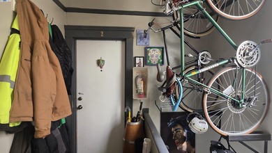 Three 1 bed apartments, an on site manager's office, a garage - photo 5