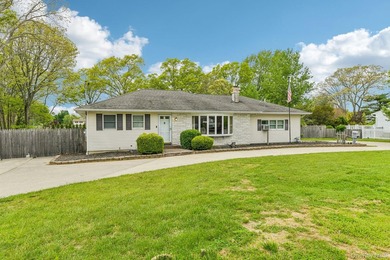 This awesome four bedroom, two bath ranch with circular driveway - photo 2