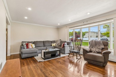 This awesome four bedroom, two bath ranch with circular driveway - photo 6