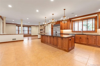 Luxury Estate in The Moorings - East Islip, NY Welcome to an - photo 11