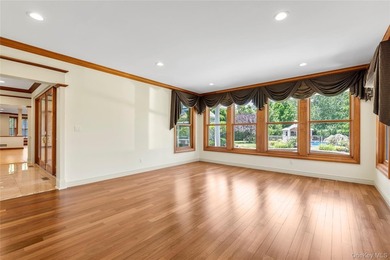 Luxury Estate in The Moorings - East Islip, NY Welcome to an - photo 13