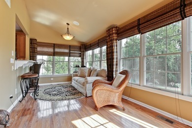 Stunning Home in Hawthorn Woods Country Club. Hardwood Floors - photo 15