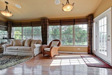 Stunning Home in Hawthorn Woods Country Club. Hardwood Floors - photo 16