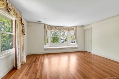 Luxury Estate in The Moorings - East Islip, NY Welcome to an - photo 20