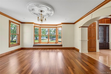 Luxury Estate in The Moorings - East Islip, NY Welcome to an - photo 22