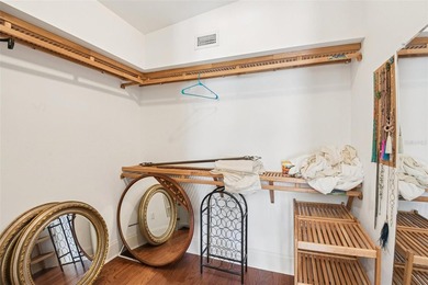Built in 1926, 104 Palmera is the original and most - photo 23