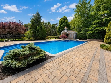 Luxury Estate in The Moorings - East Islip, NY Welcome to an - photo 25