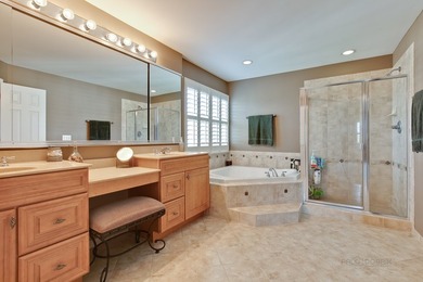 Stunning Home in Hawthorn Woods Country Club. Hardwood Floors - photo 29