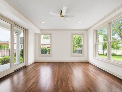 Luxury Estate in The Moorings - East Islip, NY Welcome to an - photo 30