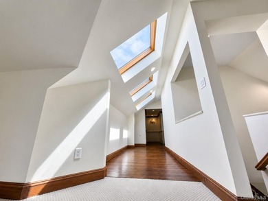 Luxury Estate in The Moorings - East Islip, NY Welcome to an - photo 32