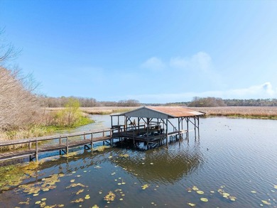 Welcome home to easy lakeside living! Steel construction with - photo 2