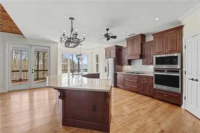 The Keowee Life Awaits You! Built in 2008 on 1.60 acres, 605