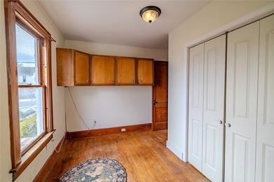 Welcome to this charming white cottage/Bungalow in the heart of - photo 11