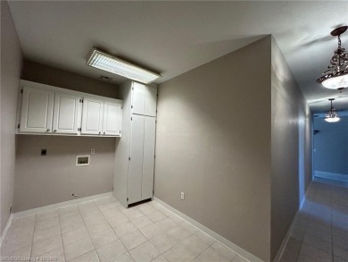 3 Bedroom 2 Bath home just outside Arrowhead Estates. 2 car - photo 14