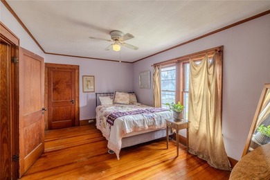 Welcome to this charming white cottage/Bungalow in the heart of - photo 18