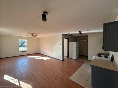 3 Bedroom 2 Bath home just outside Arrowhead Estates. 2 car - photo 18