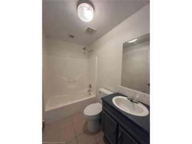 3 Bedroom 2 Bath home just outside Arrowhead Estates. 2 car - photo 20