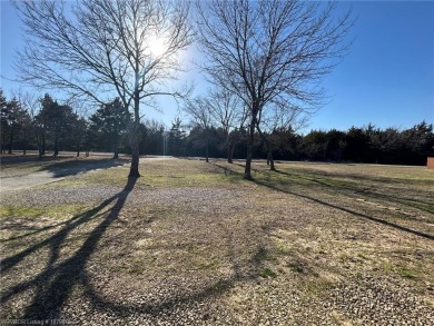 3 Bedroom 2 Bath home just outside Arrowhead Estates. 2 car - photo 22