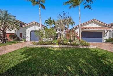 Experience refined living in this beautifully upgraded residence - photo 1