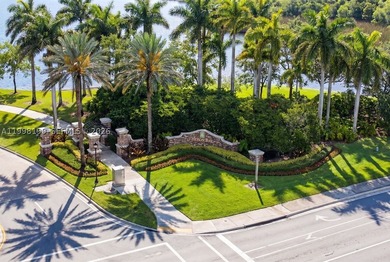 Experience refined living in this beautifully upgraded residence - photo 3