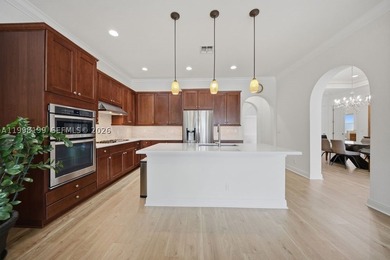 Experience refined living in this beautifully upgraded residence - photo 6