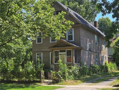 Huge Duplex in the heart of the Beechwood Neighborhood of the - photo 2