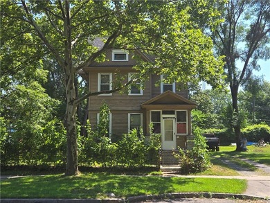 Huge Duplex in the heart of the Beechwood Neighborhood of the - photo 3