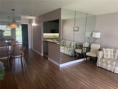 Beautiful 1BR/1BA second-floor condo in the desirable 55+ Vista - photo 4