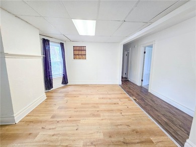 Huge Duplex in the heart of the Beechwood Neighborhood of the - photo 5