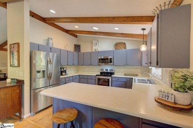 Welcome to your new Keowee Key home! This premium gated - photo 17
